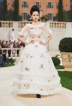 chanel香奈儿1995年时装秀,chanel香奈儿2015高级时装秀