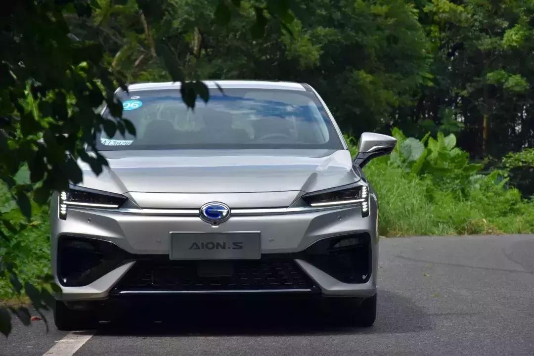 广汽埃安aions机械钥匙怎么使用,广汽埃安aions钥匙怎样换电池