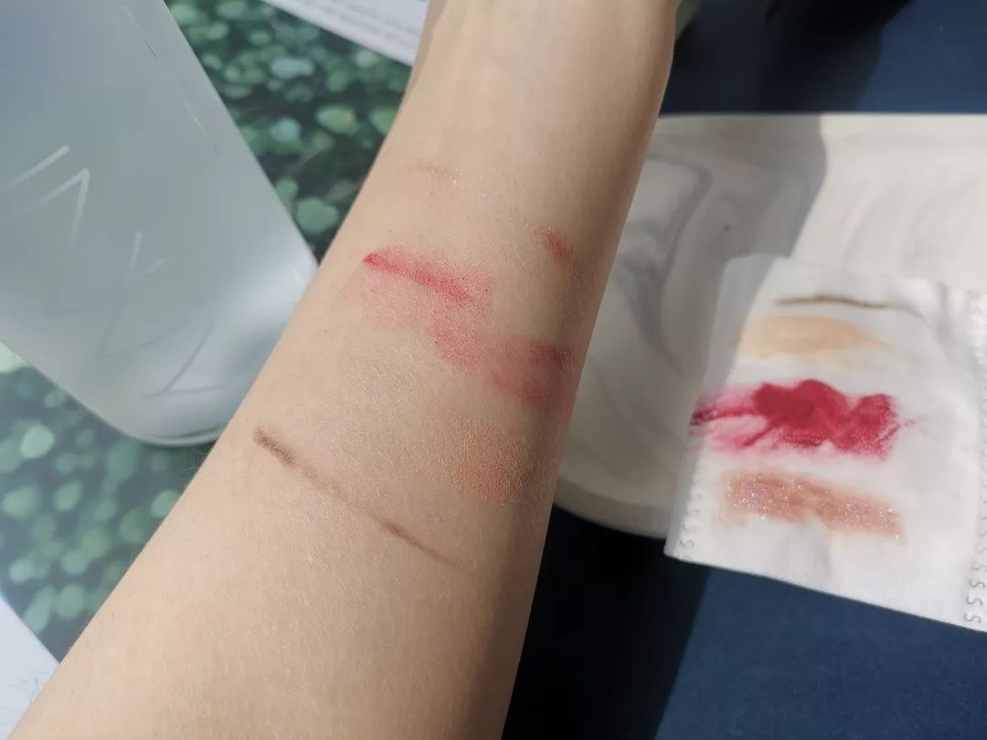 又是张柏芝安利，又是李佳琦好用，实测一波就见光死？