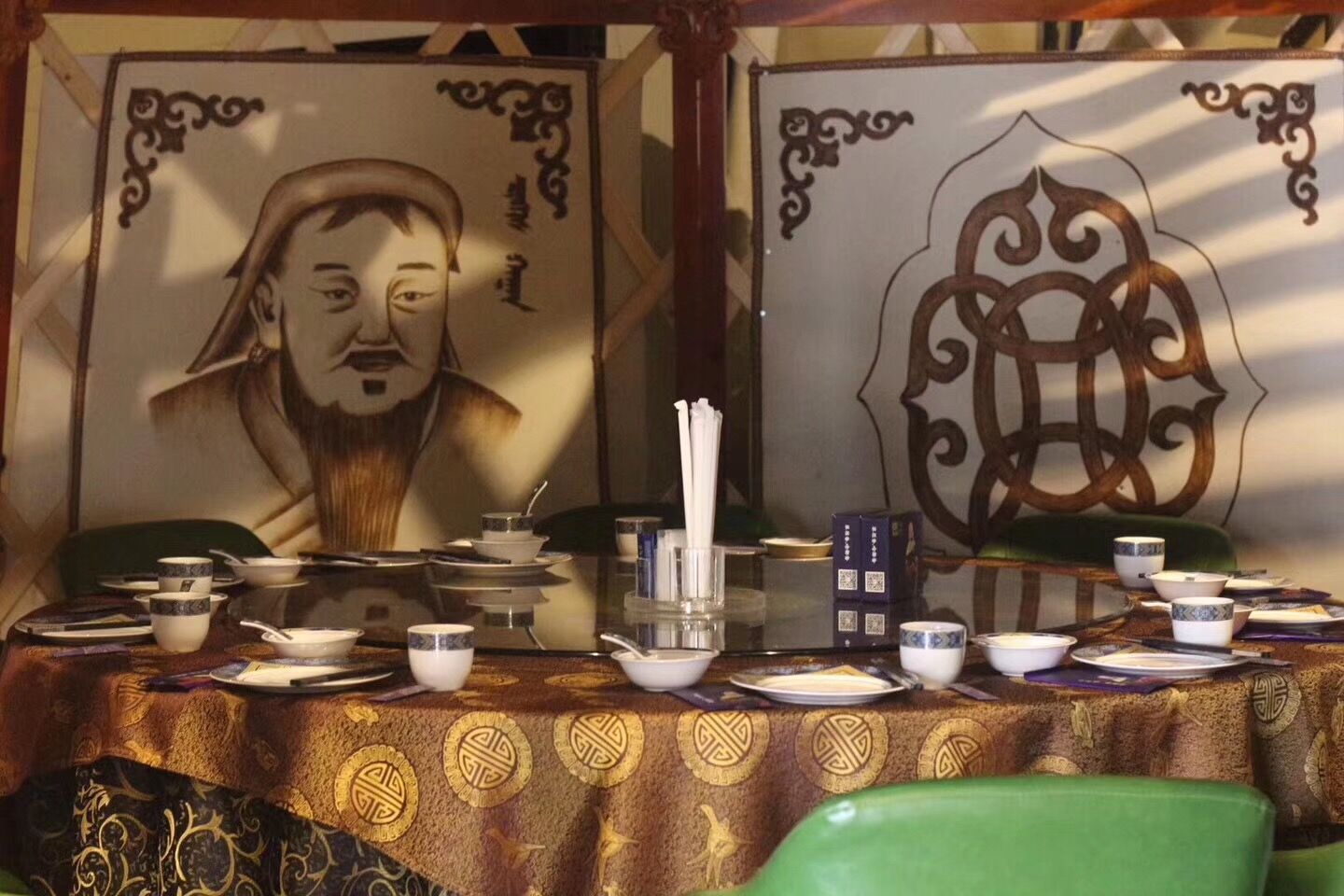 味觉盛宴第二届菜品交流圆满成功,蒙古晚餐品尝特色风味烤全羊