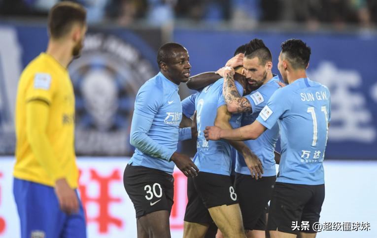 20年轮回?当年欠万达的足协杯奖杯该还了这是大连足球崛起标志