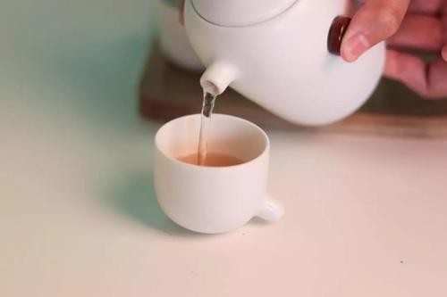 舌尖上的“加湿器”，这四种食物，医生建议湿气重的人一定要少吃