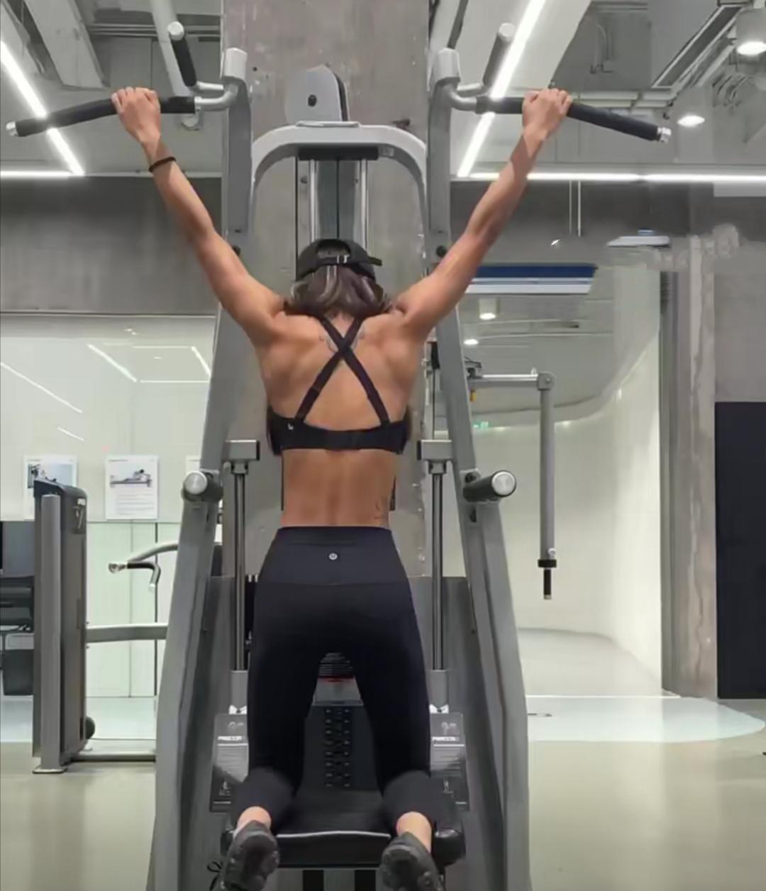 黑珍珠超模一米几,超模黑珍珠的身材