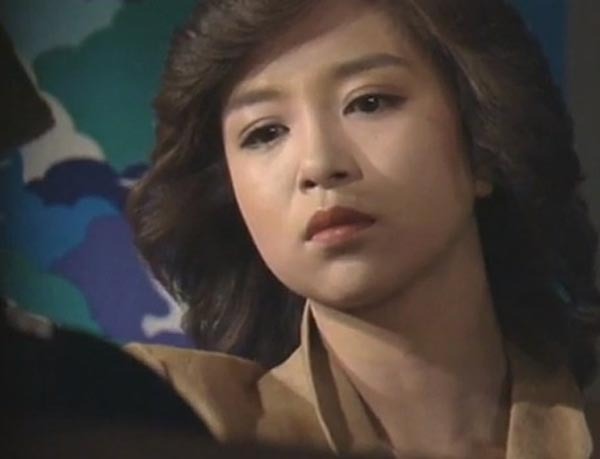 日本星二代花光母亲遗产去牛郎店，下海拍片还债还当风俗女？