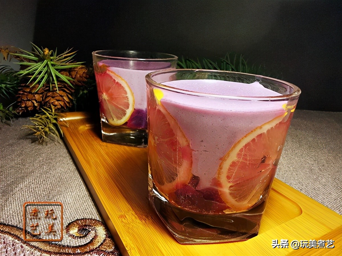 春风轻拂，落下一地金黄，拾掇后的甜品，松花粉双紫布丁