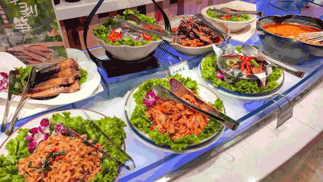 独家亲测，告诉你49元爽吃原价98元的牛排披萨自助，超高性价比