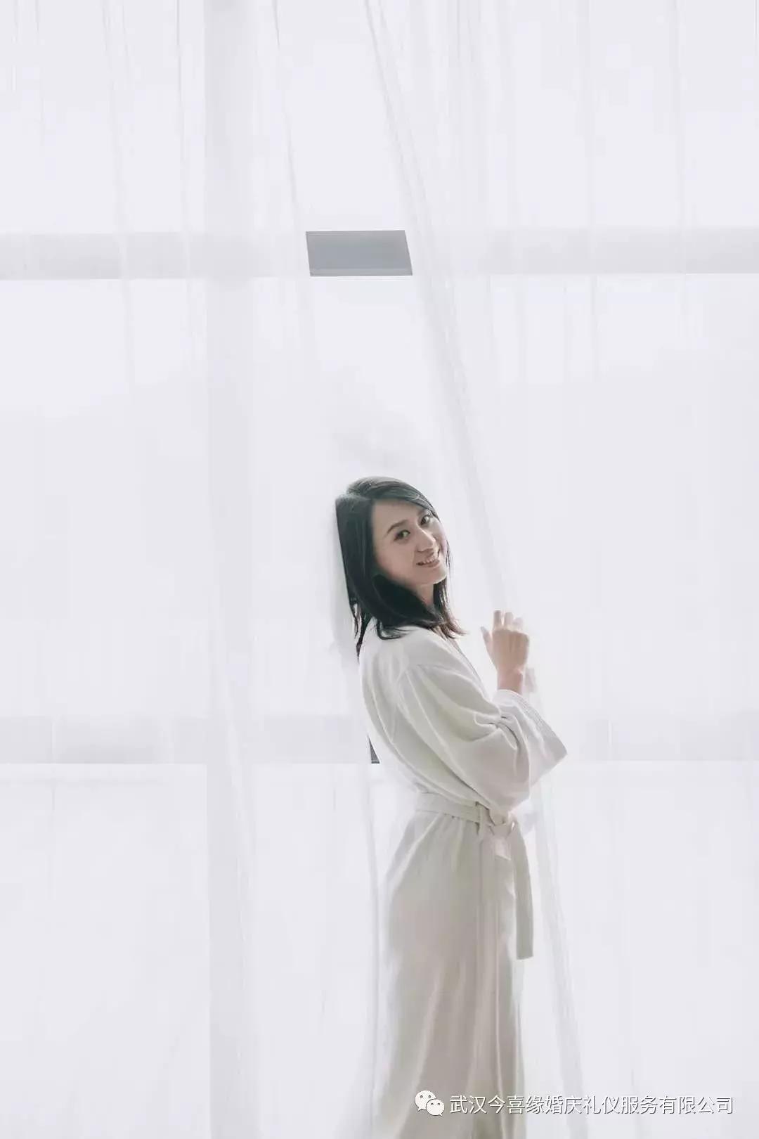 何超盈过大礼什么意思,何猷君晒姐姐何超盈过大礼仪式照