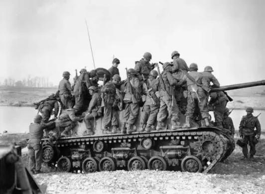 罗援将军:独有英雄驱虎豹更无豪杰怕熊罴,“新兴里战斗模范连”