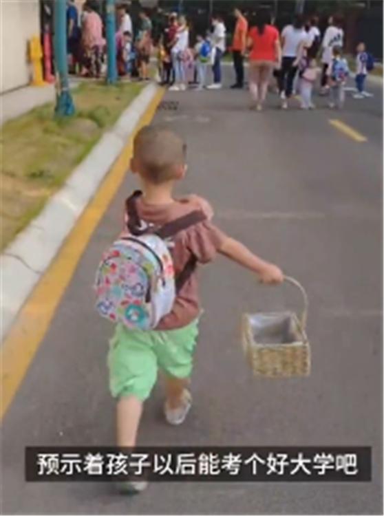 幼儿园班级以“知名大学”命名,家长感觉倍有面子:孩子上的北大