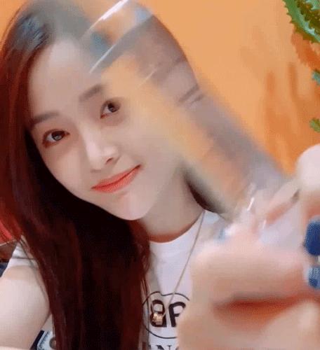 何洁越来越年轻,何洁穿衣又换新造型