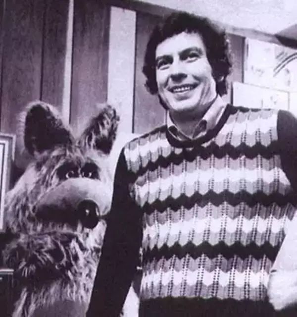 这个宇宙级*子骗**骗过了全世界,最终却败给了爱情!