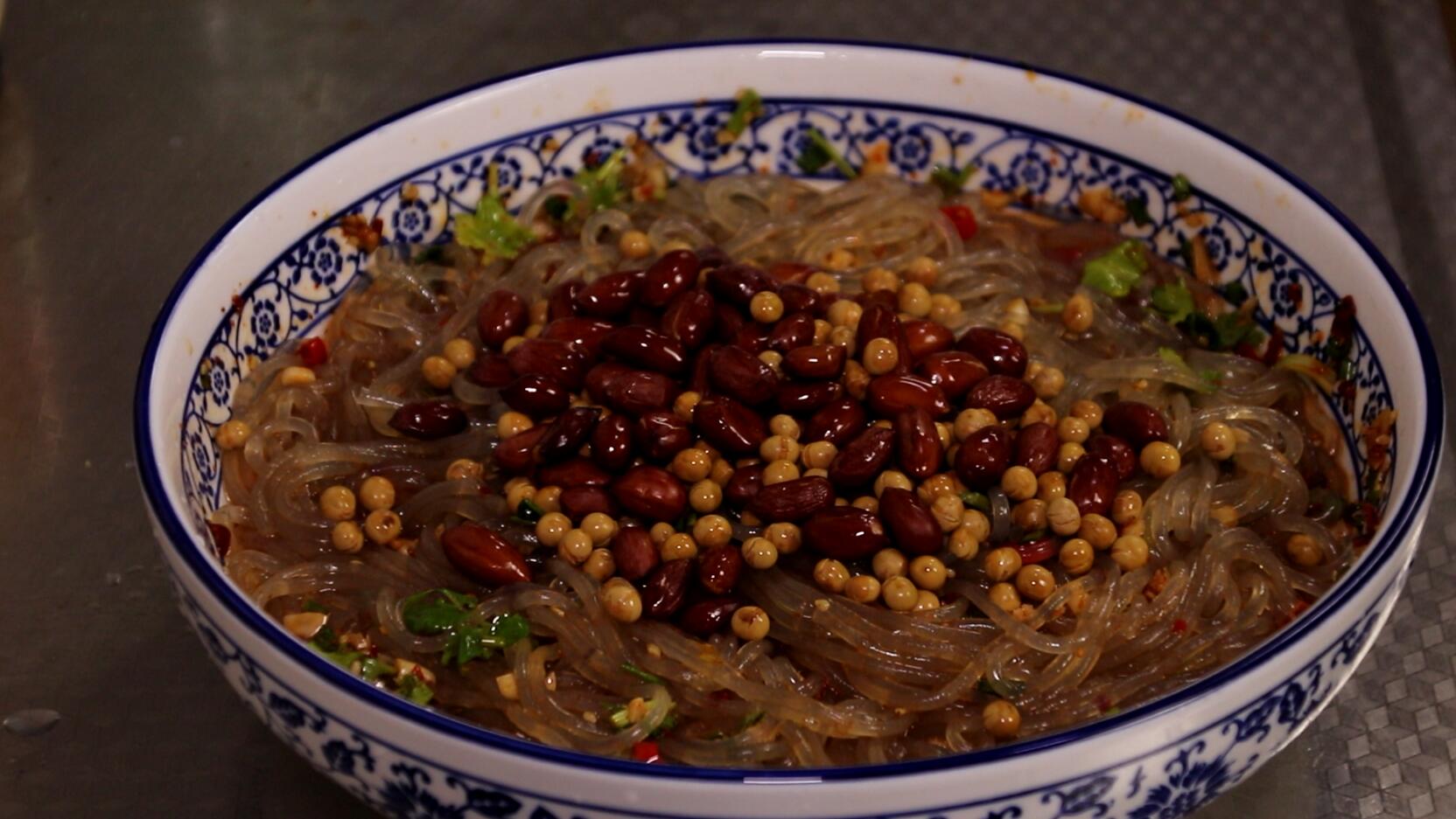 做法简单易学酸辣粉,酸辣粉怎样做的酸酸辣辣的