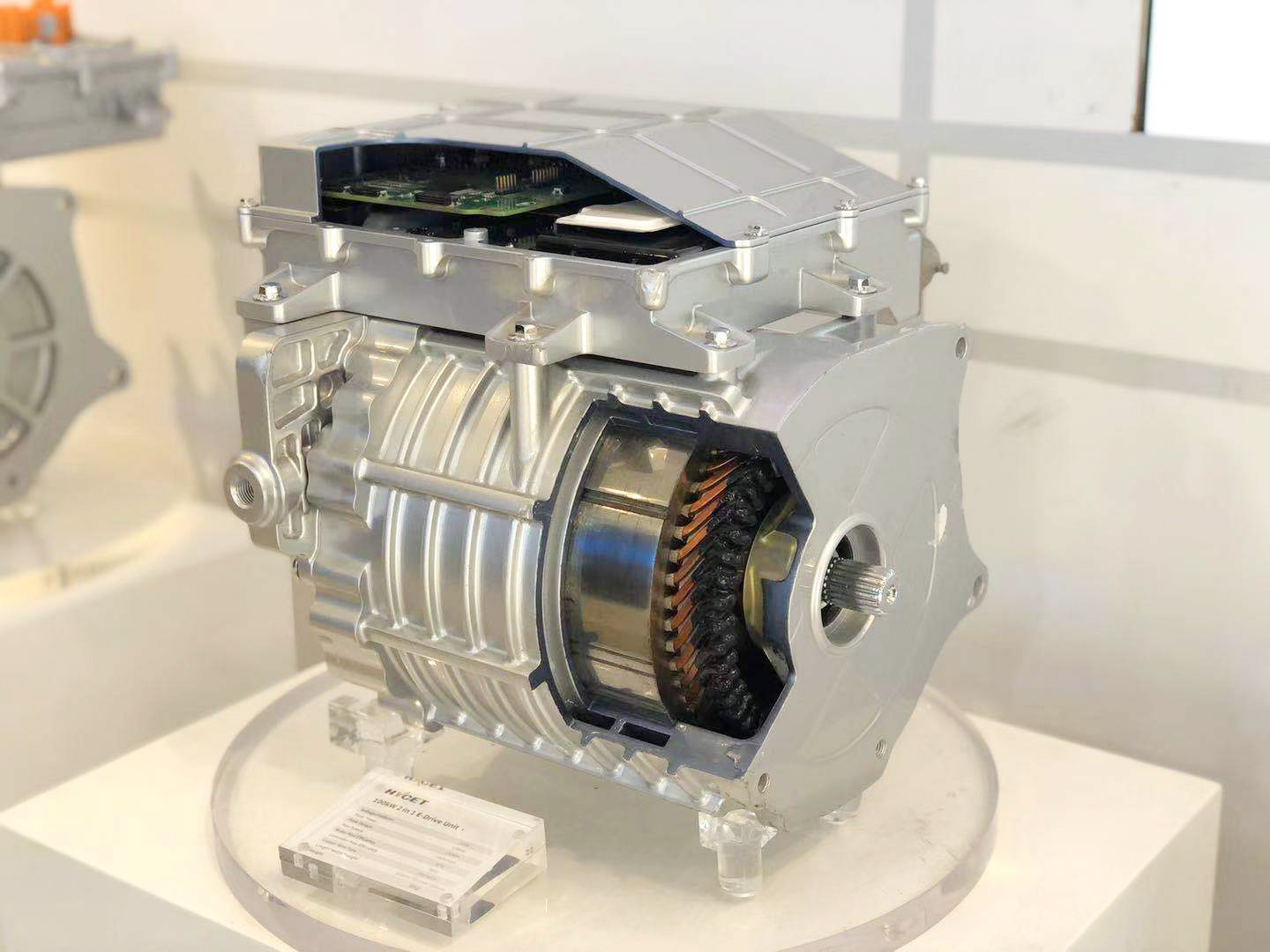 探访蜂巢电驱动试验中心，起底“扁-Hairpin”黑科技背后的奥秘