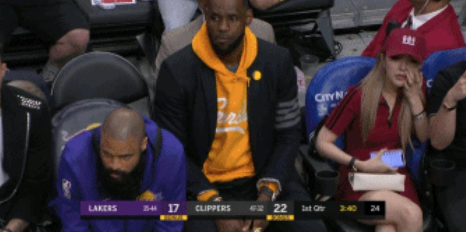 詹姆斯公开招募大牌自由球员，罗志祥女友坐在老詹身旁零距离接触