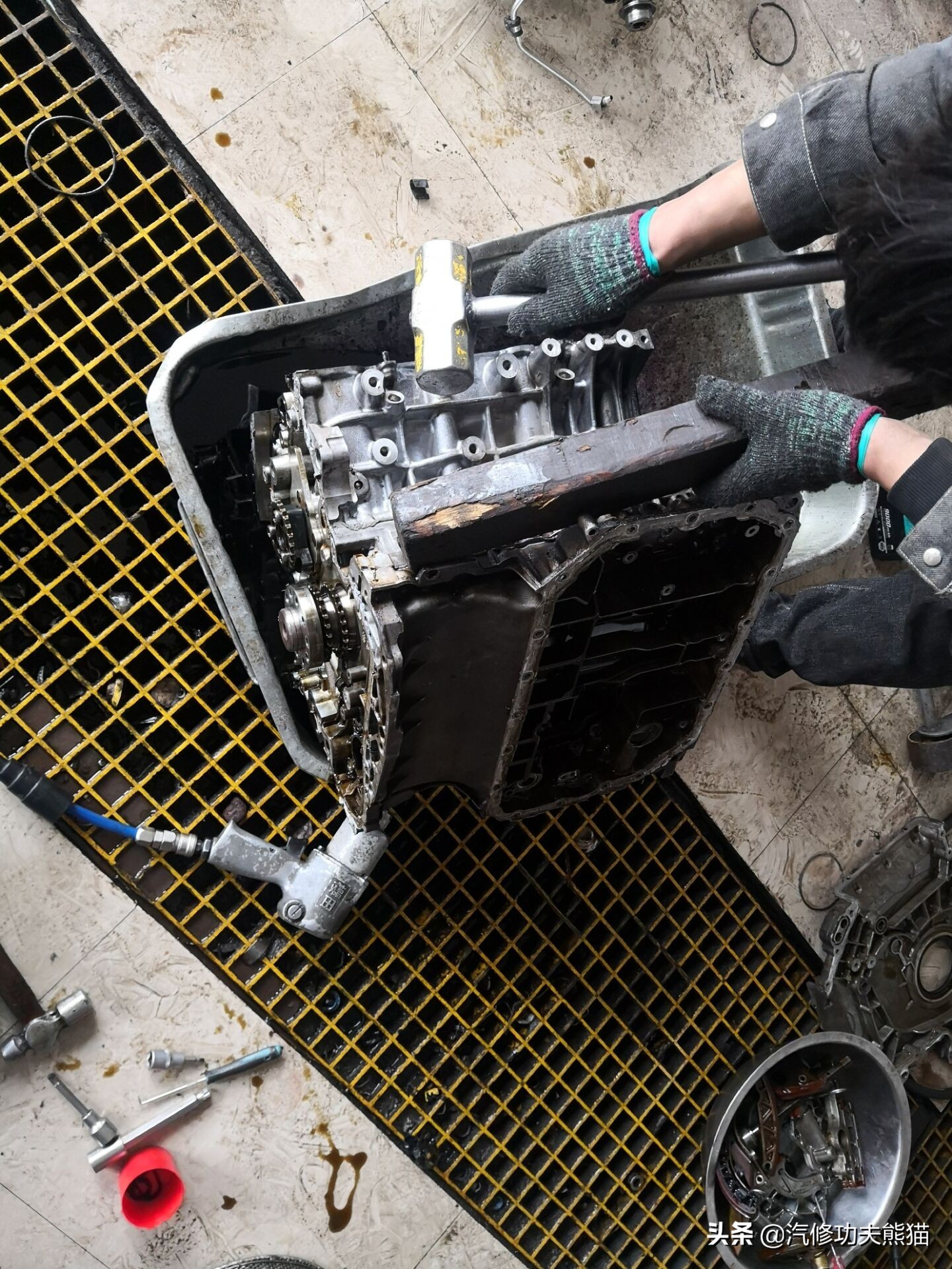 只因修烧机油却被人修到残废！4S拒修！一台奥迪Q7的重生路