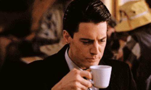 年轻人咖啡续命,成年人咖啡续命