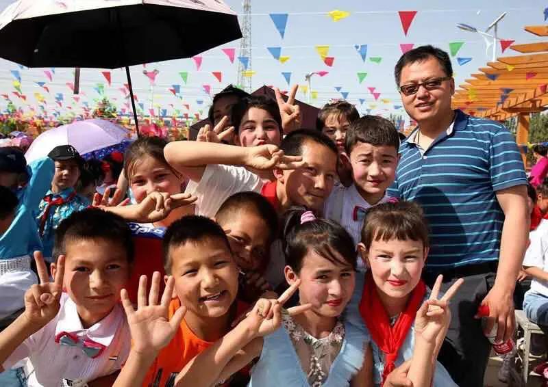 倾心胡杨润杏坛——杭州扶贫教师程海的支教之路