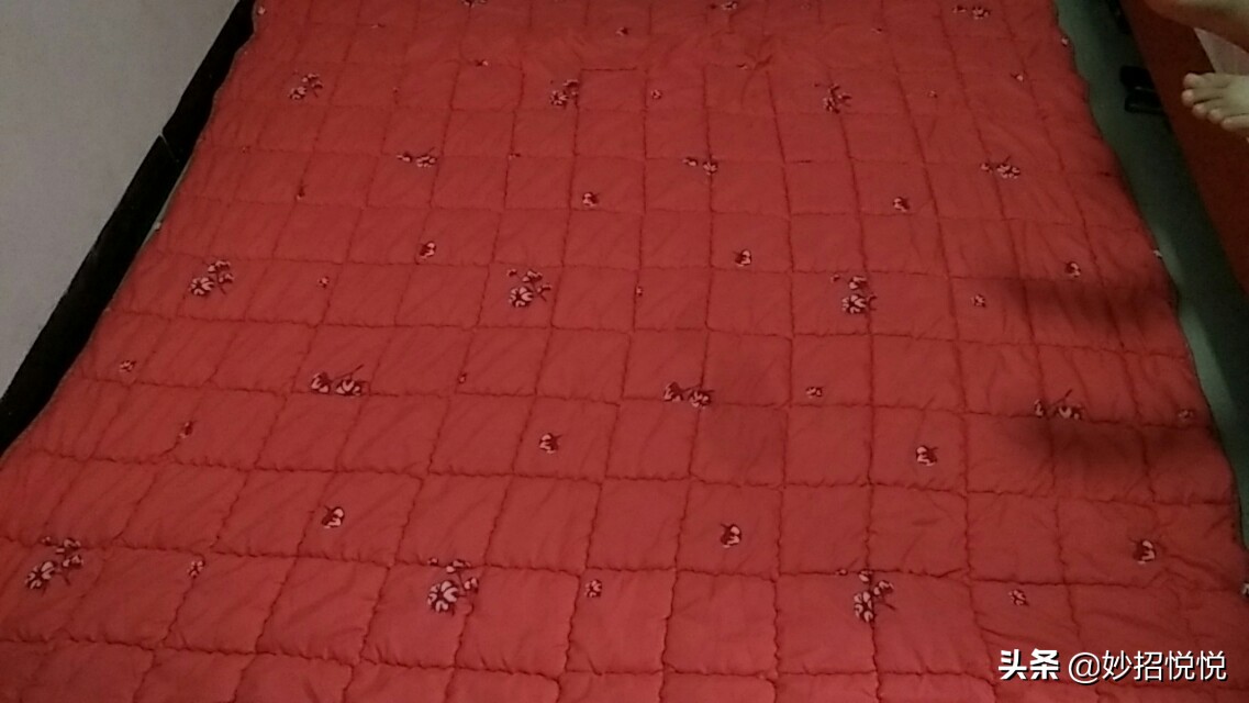 被子冬天简单方便收纳,最省空间的棉被收纳