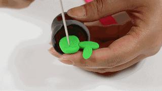 可以贴在墙上用卡纸做的大仙人掌,手工卡纸仙人掌盆栽幼儿园