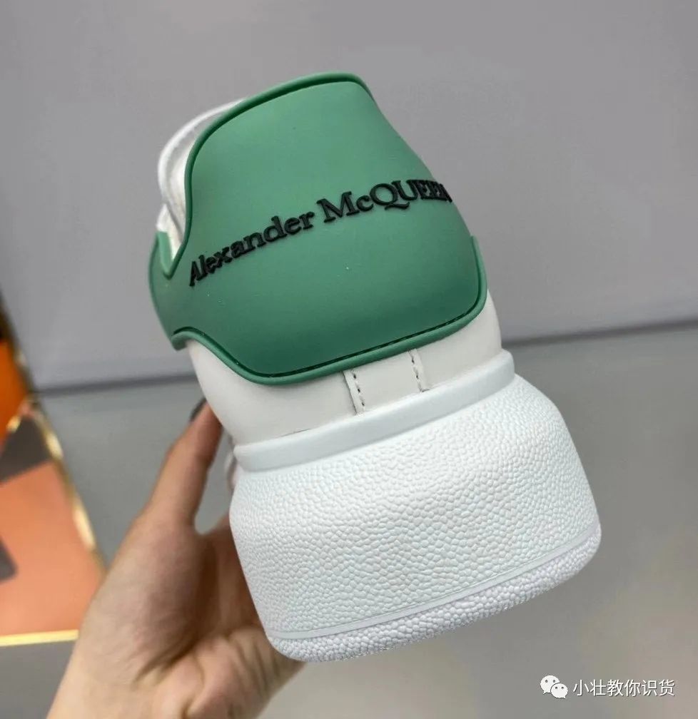 亚历山大麦昆白鞋男穿搭,亚历山大麦昆新款黑尾鞋真假鉴别