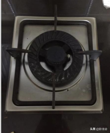 煤气灶打不着火怎么办？白花了100元，师傅过来3秒搞定