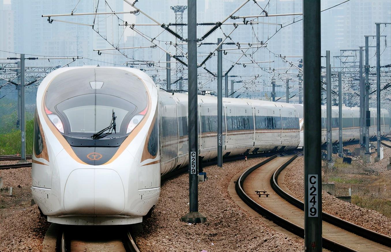 高铁司机每月工资多少钱,高铁司机一般工资多少