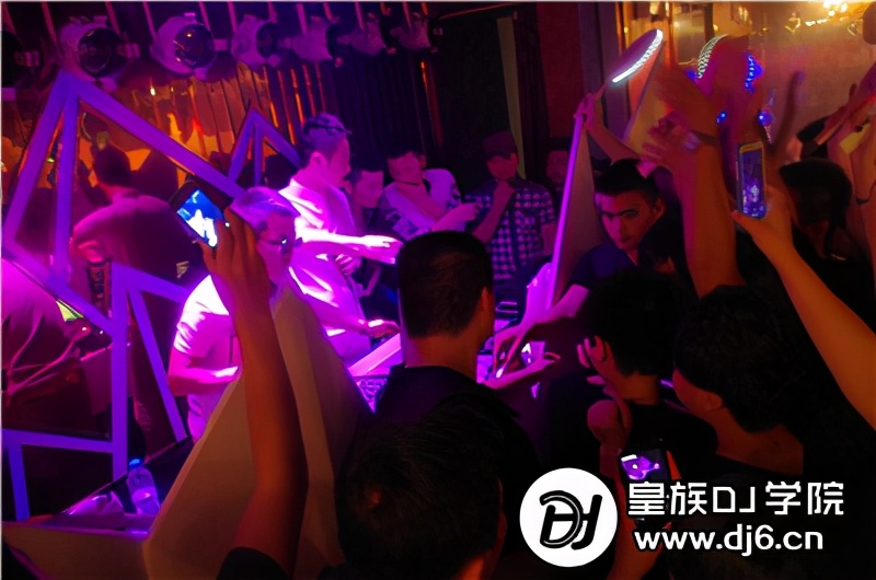 怎么劝家里人想学dj,学dj不想学了能退学费吗