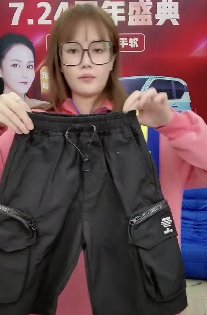 直播间抢秒杀童装,清仓抢货童装直播间