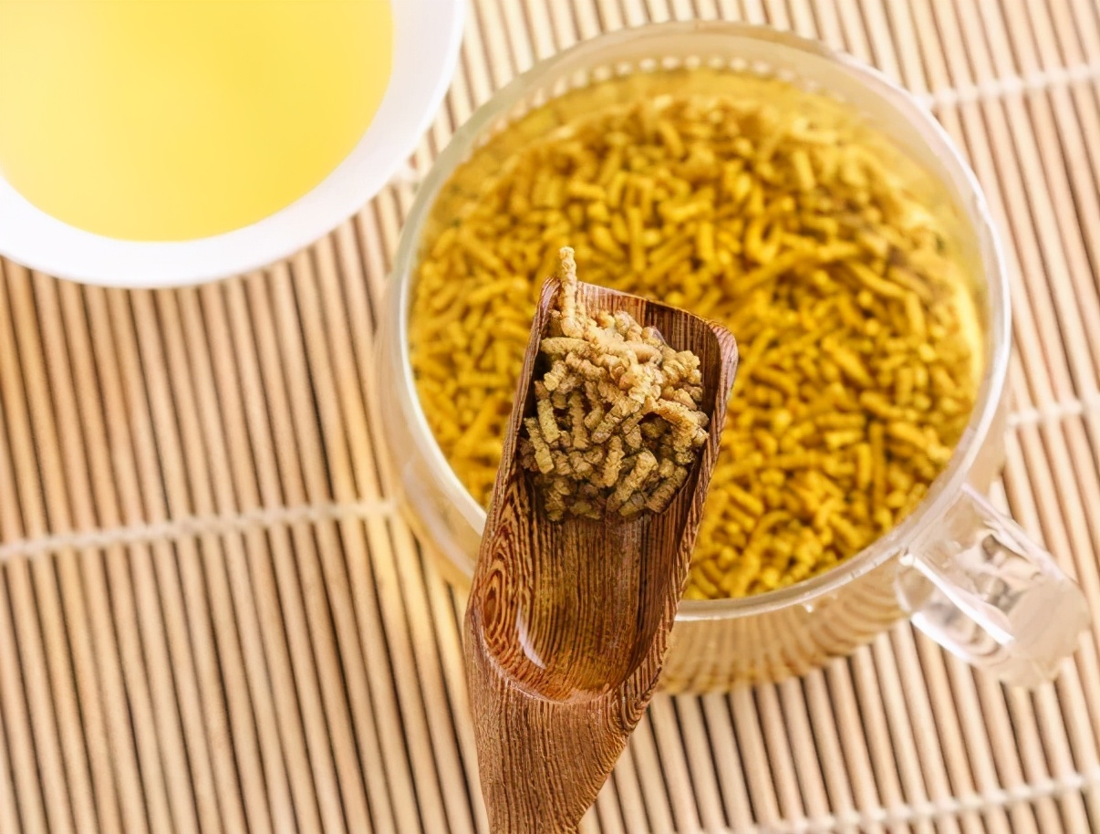 自律女孩每天都喝一杯苦荞茶,苦荞茶美容养颜