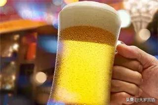 雁荡山啤酒颜色差别,雁荡山景区喝雁荡山啤酒图片