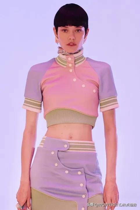 鍜枃鍤煎瓧琛ｆ湇,鍜枃鍤煎瓧2004