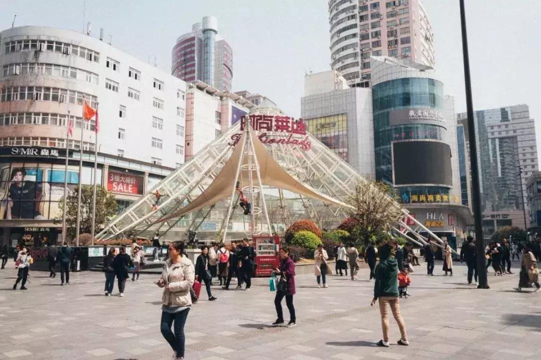 南京适合年轻人逛街商场,南京人都逛哪个商场