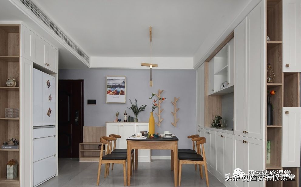 入户直对客厅怎样装修,入户门直对客厅窗户如何装修