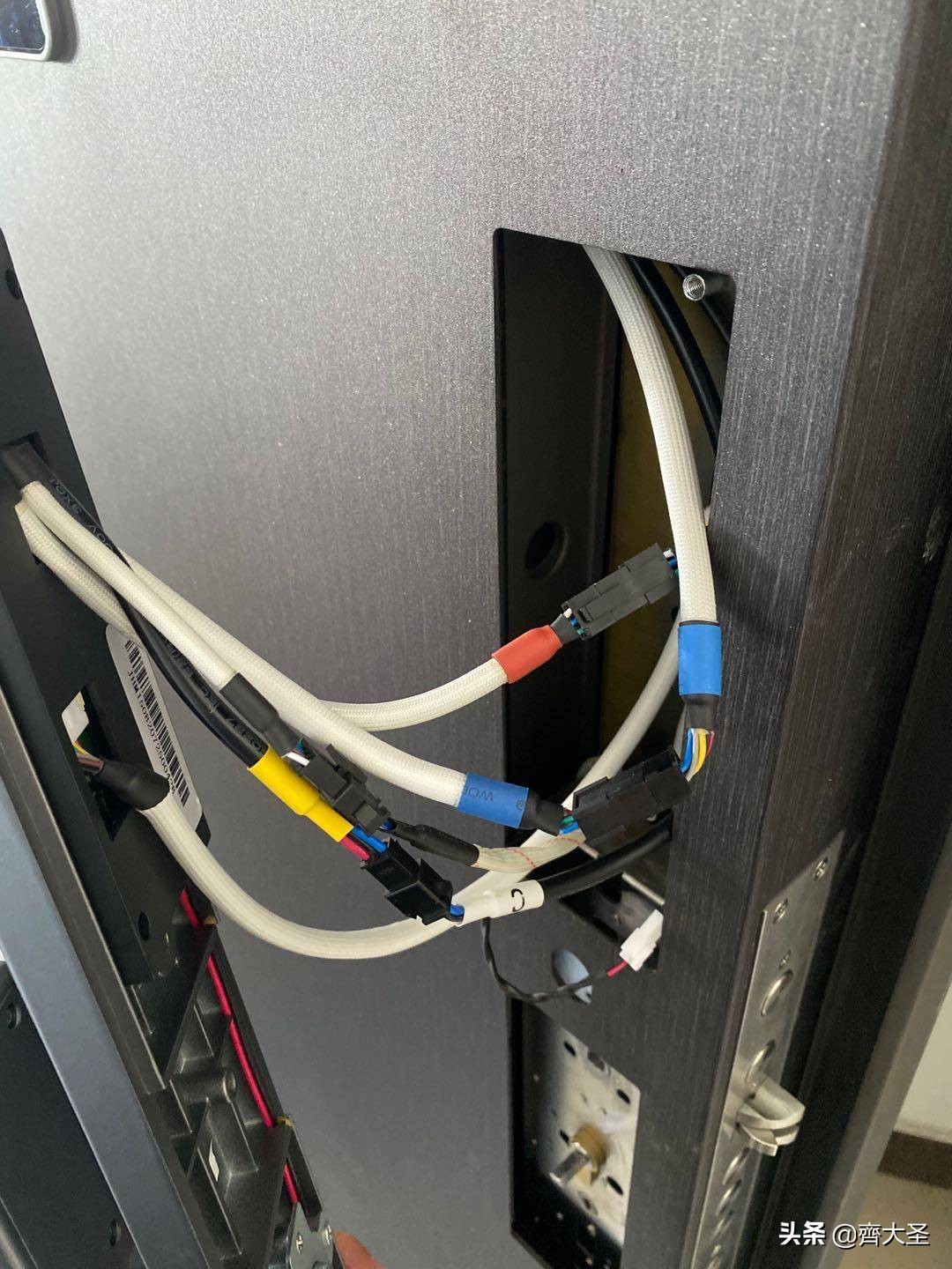 普通入户门怎么改装智慧门,入户门二次安装