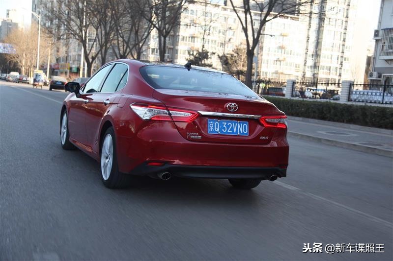到底有多运动?不再中庸的8代丰田凯美瑞试驾