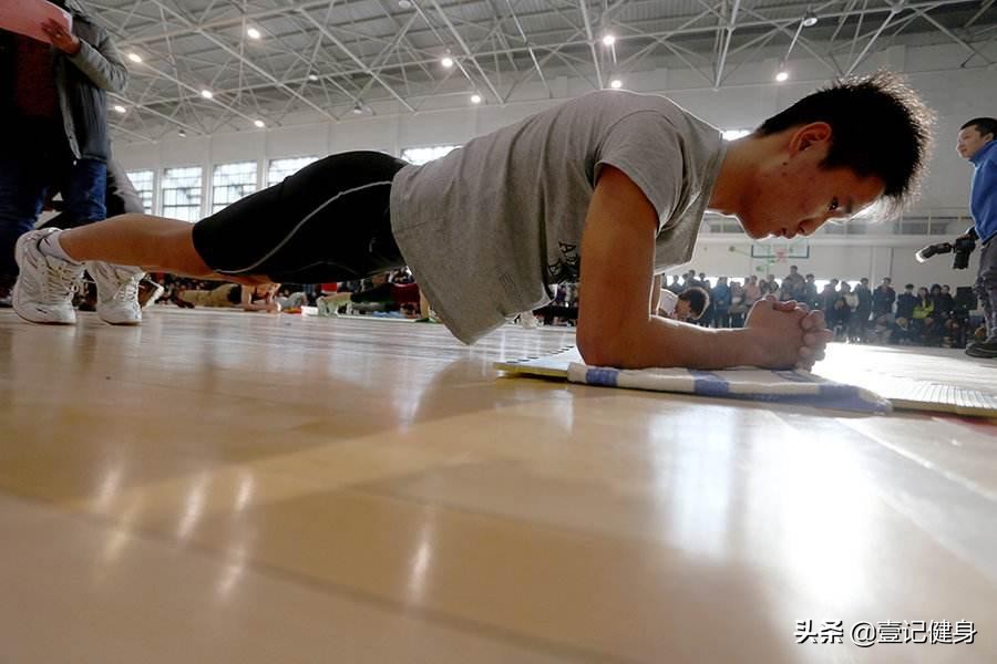 健身腰疼怎么回事还能练吗,腰疼可否通过健身恢复