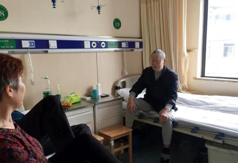 老人得了晚期肝癌应该告诉老人吗,老人得了肝癌晚期能活多长时间