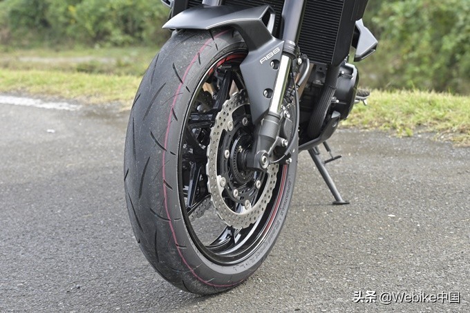 川崎z900跟川崎z1000有什么差别,川崎Z900驾驶体验