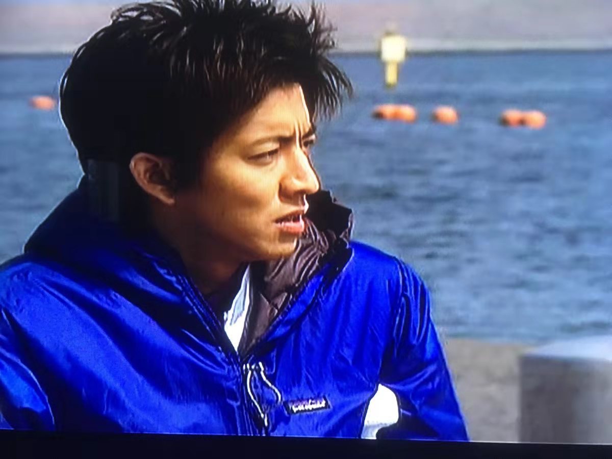 冬季奶黄色羽绒服穿搭,潮人怎样穿衣服