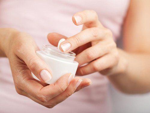 换季混油皮脸干到爆皮怎么办,干性皮肤脸出油护理