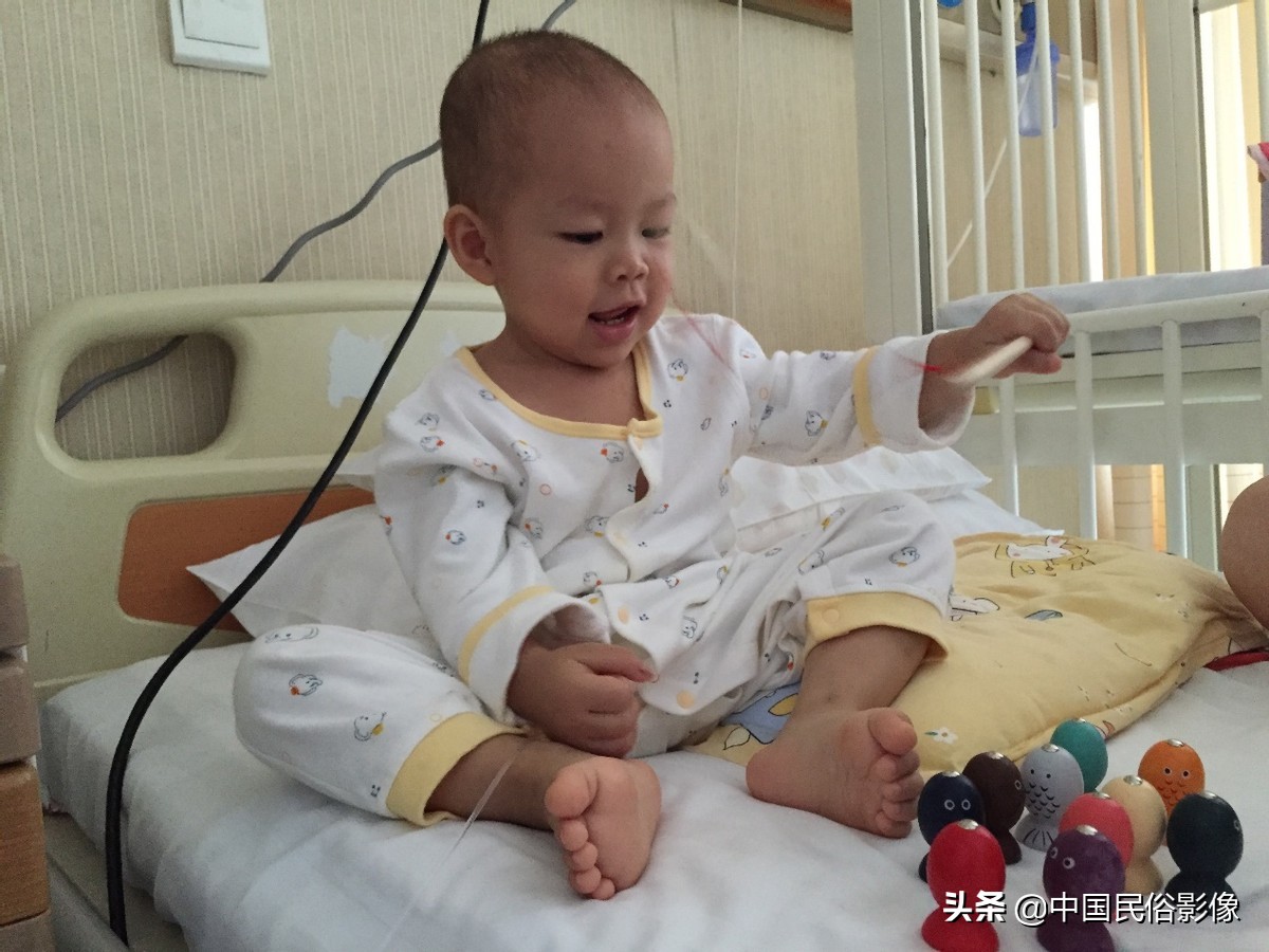 小朋友长牙齿发低烧,长牙引起的低烧一般要几天