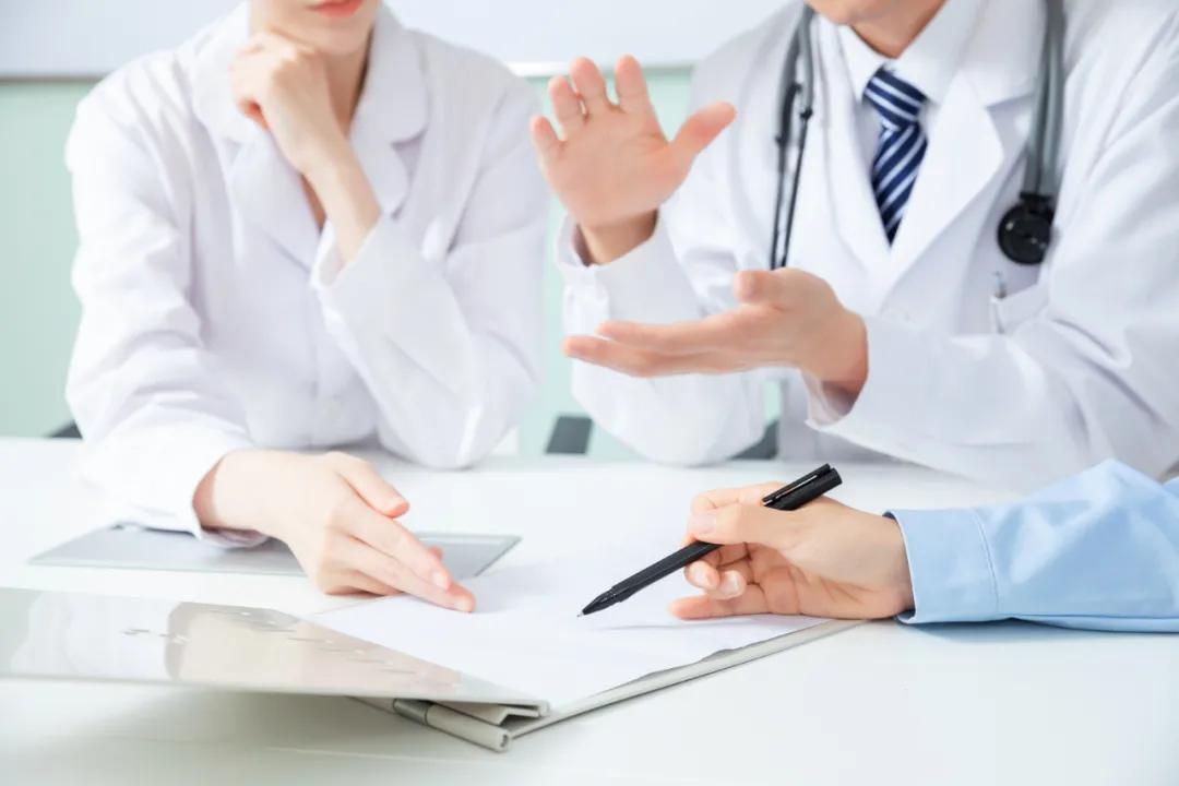 初中生骗几十个大学生,初中生骗博士