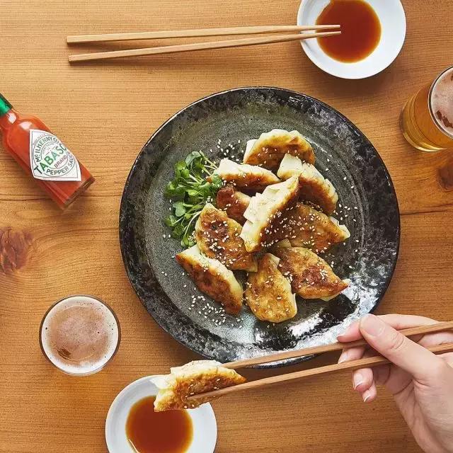 蘸生鱼片用芥末调的蘸料,吃生鱼片为什么拌芥末吃不腻