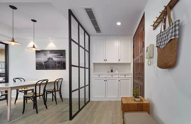 入户门正对卫生间门挂珠帘有用吗,入户门正对卫生间门怎么挂葫芦