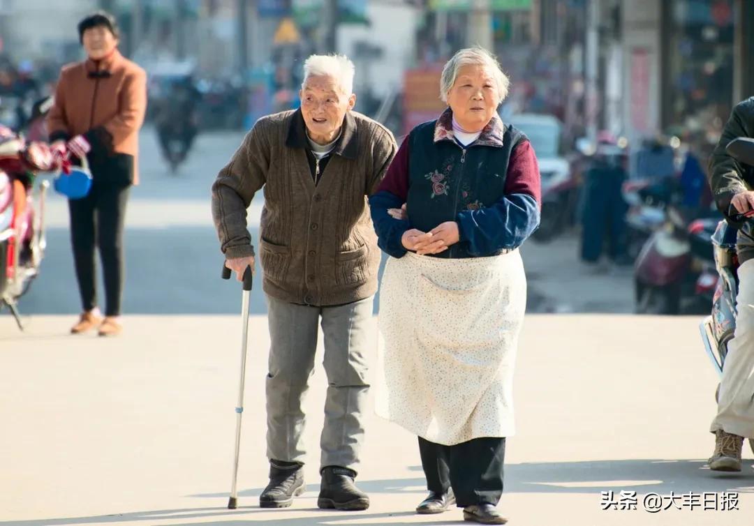 爷爷和奶奶做的布鞋,奶奶做的布鞋