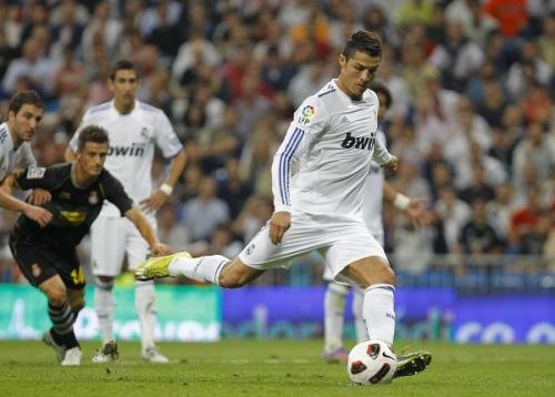 足坛十大帅气点球,c罗和巴乔谁厉害