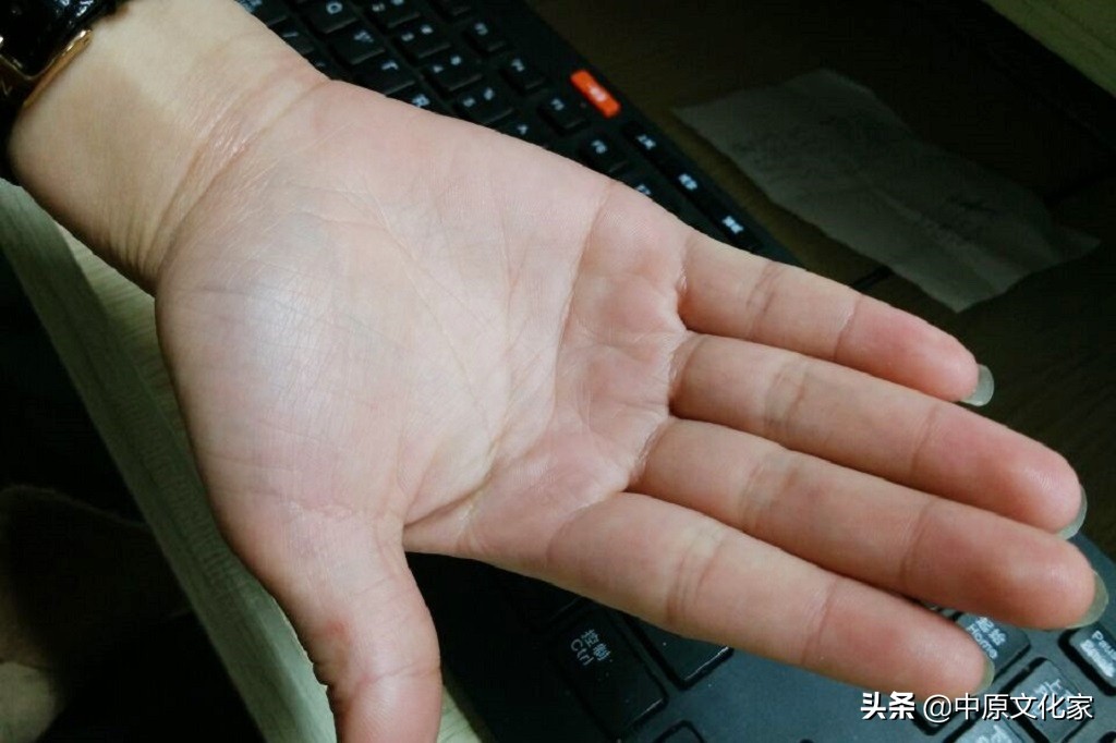 俗语：“男人断掌值千金，女人断掌值一文”，说的是什么意思