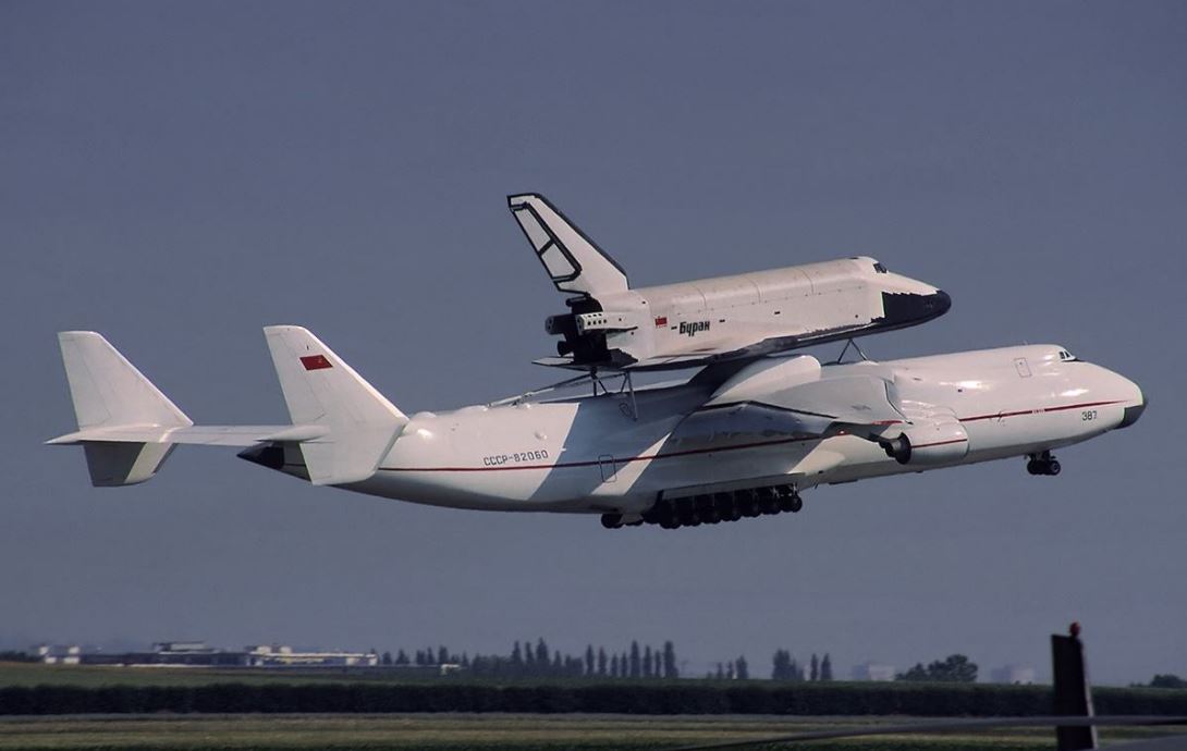 安225到天津运送口罩的图片,安225运口罩