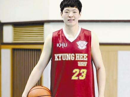 四年前，中国留学生吴迪龙去韩国打球！改名只为留在韩国队？