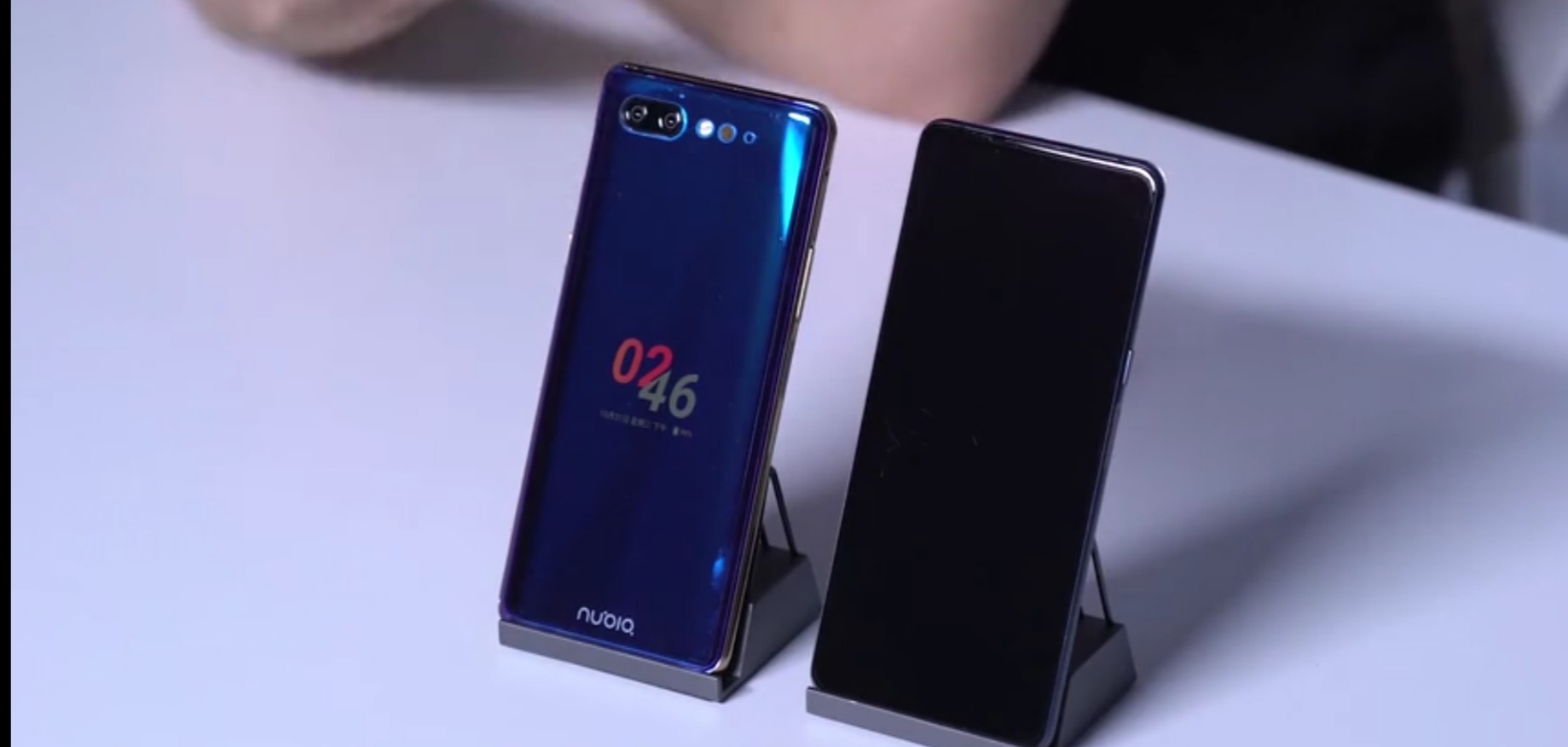 努比亚x与oppofindx哪个好,努比亚x评测双屏